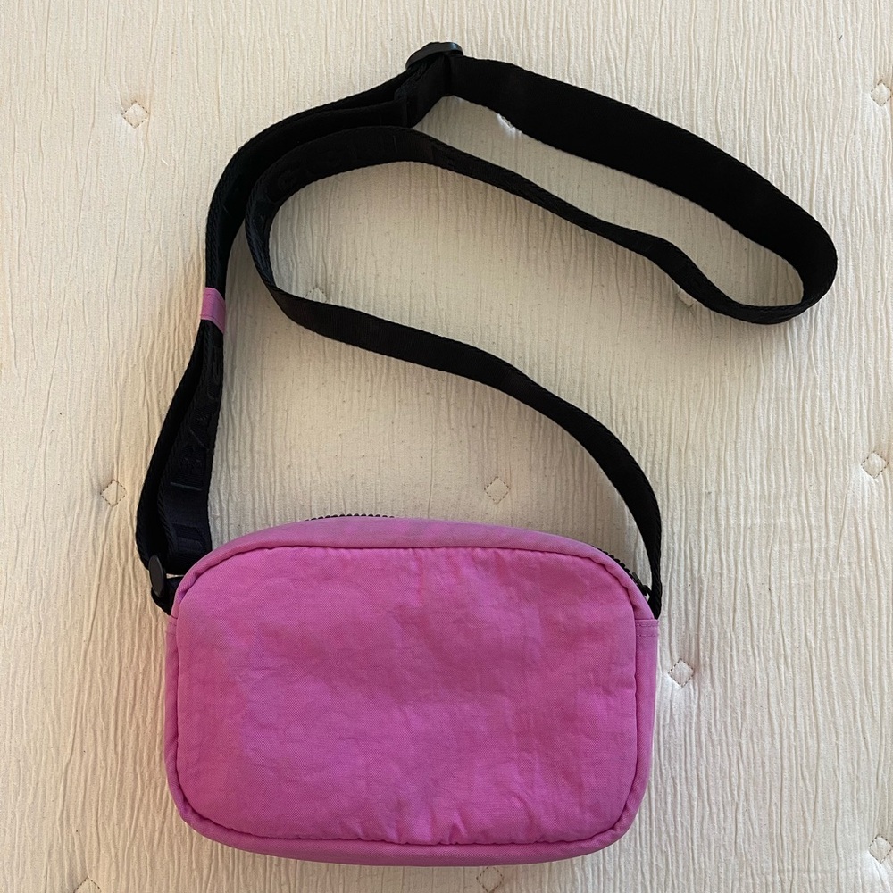 BAGGU Pink Crossbody Bag with Black Strap